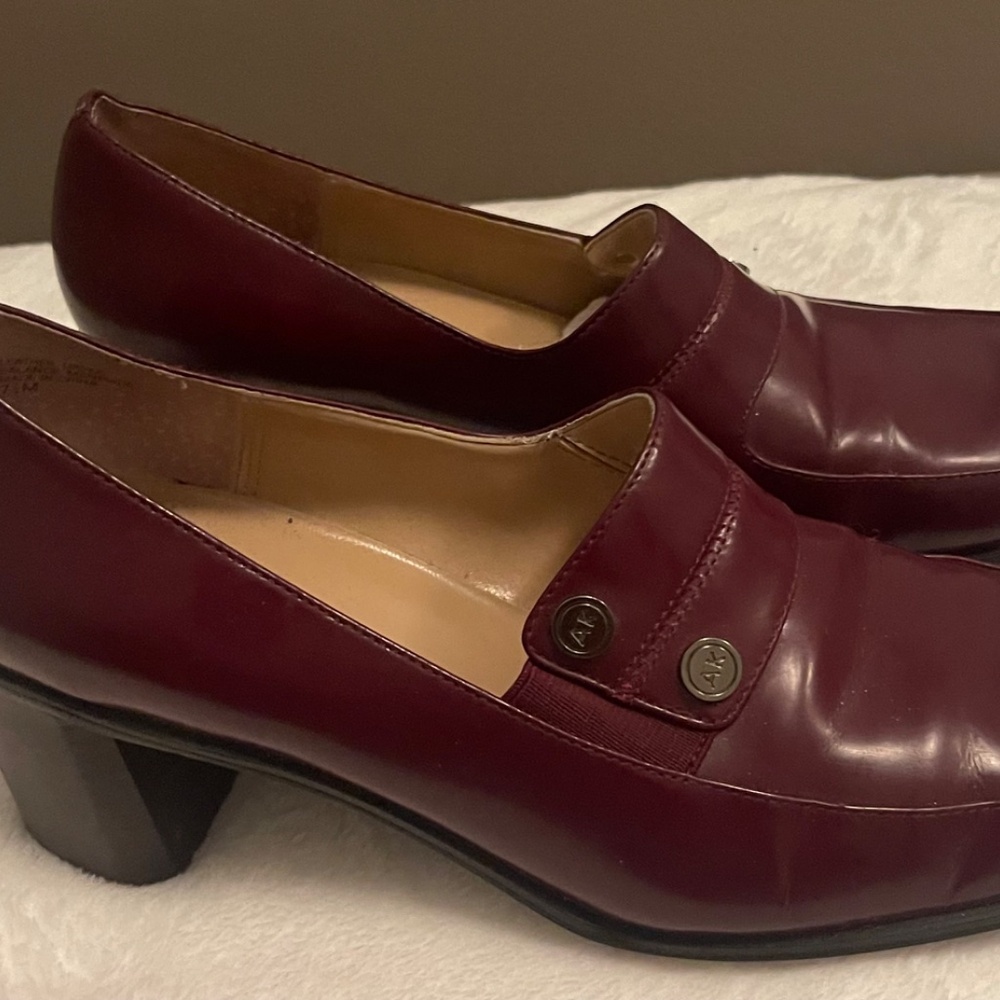 Shoes - Picture 5 of 5
